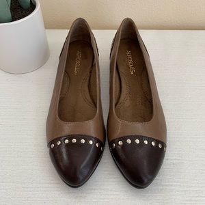 New Aerosoles Know It All 2Tone Brown Leather Cap Toe Studded Loafers Womans 7.5